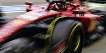 Carlos Sainz logra la pole en el Gran Premio de Singapur de F1, Red Bull se atraganta y queda fuera de la Q3